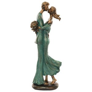 LOVERS KISSING IN WIND 29CM